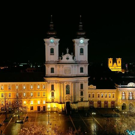 Eger Tower View Apartment Buitenkant foto