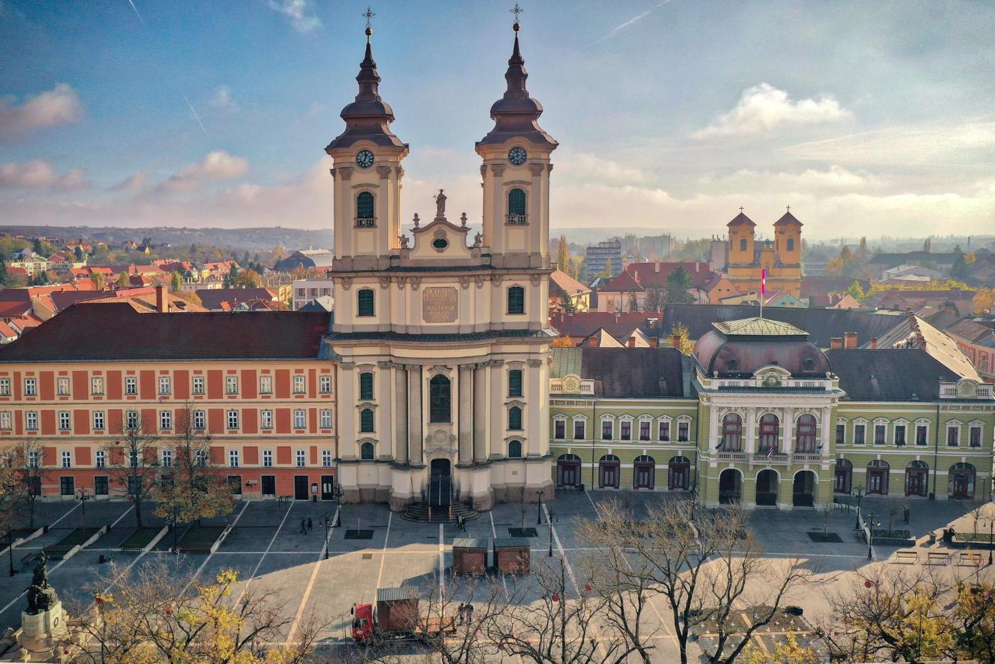 Eger Tower View Apartment Buitenkant foto