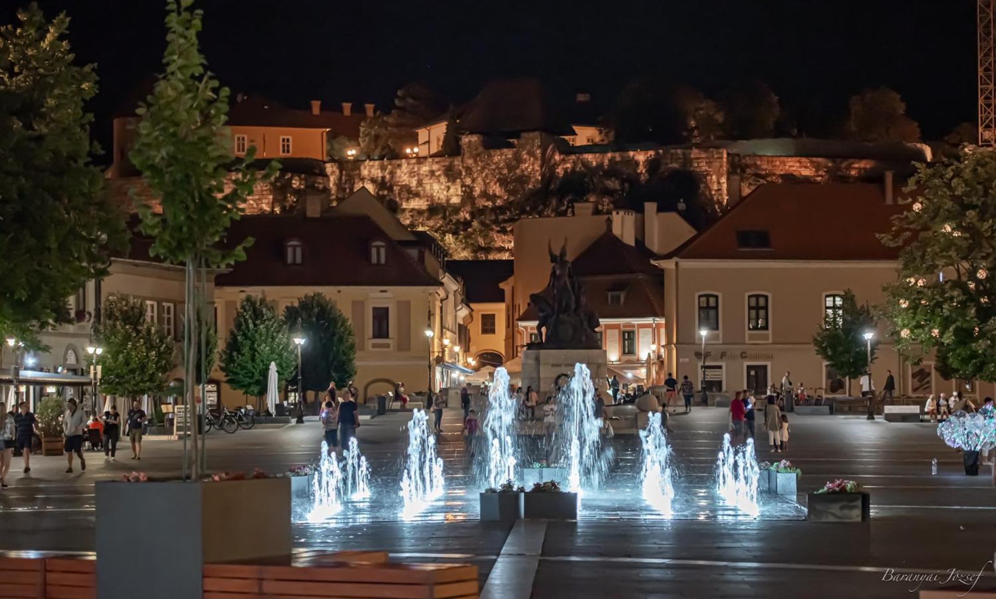 Eger Tower View Apartment Buitenkant foto