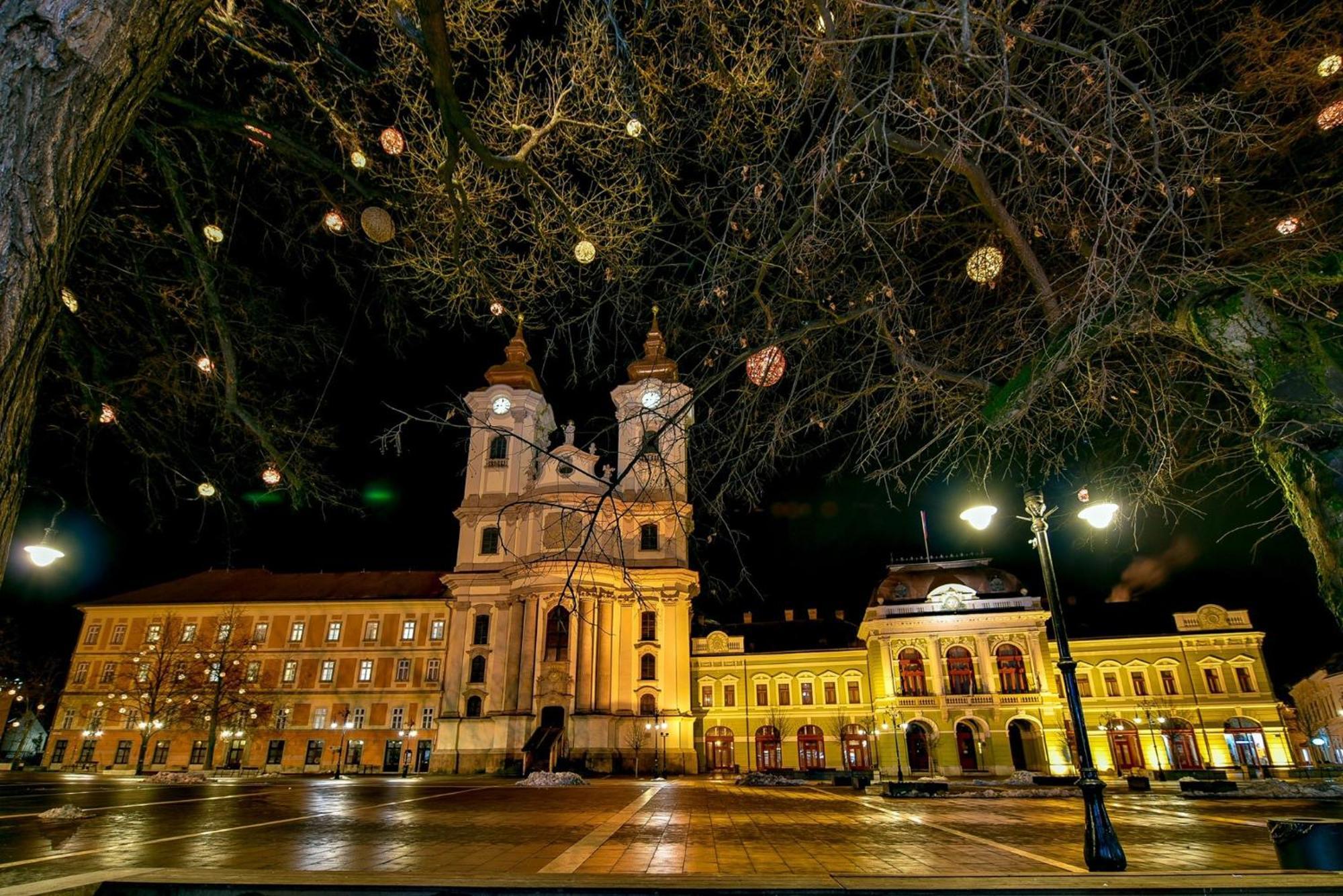 Eger Tower View Apartment Buitenkant foto