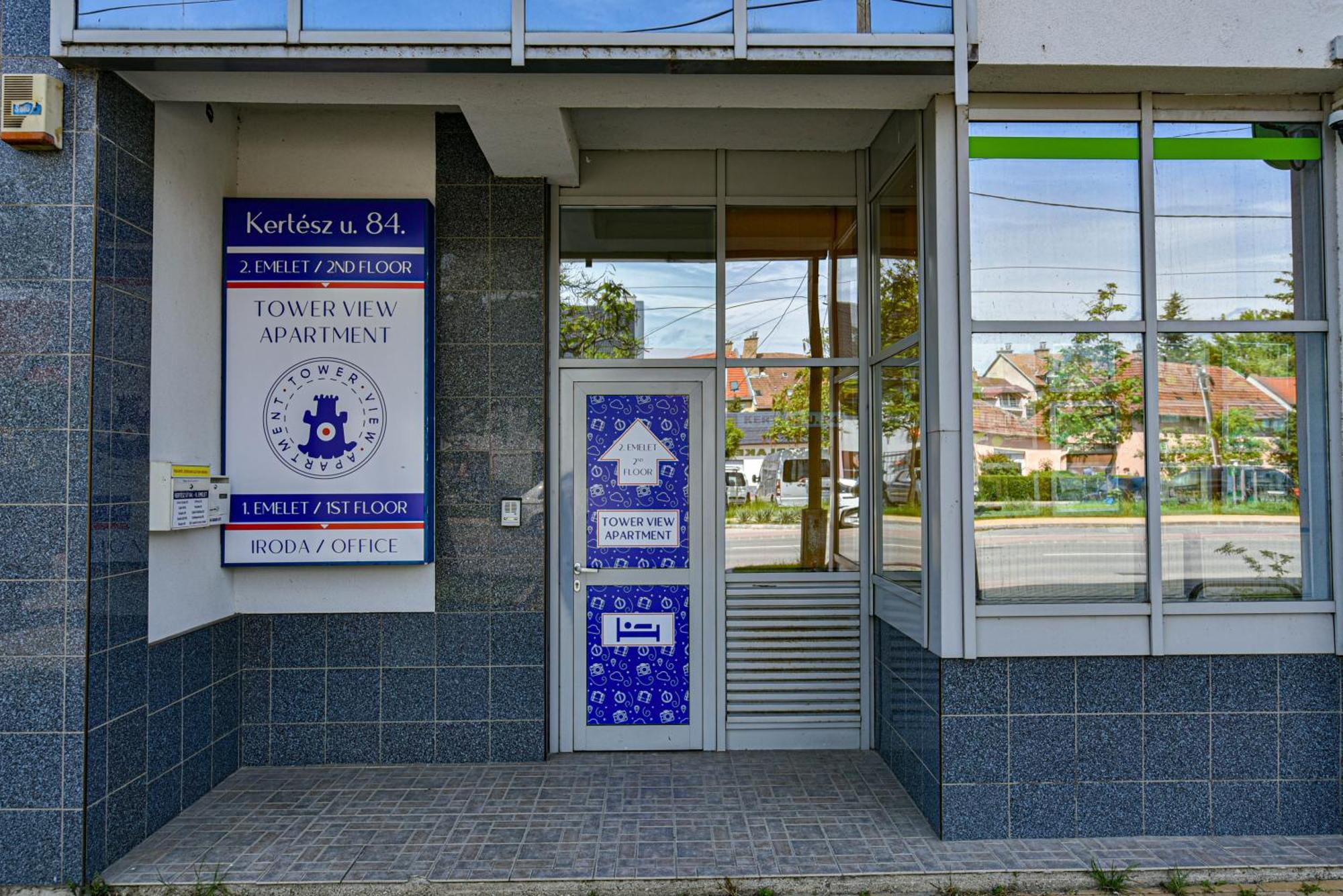 Eger Tower View Apartment Buitenkant foto
