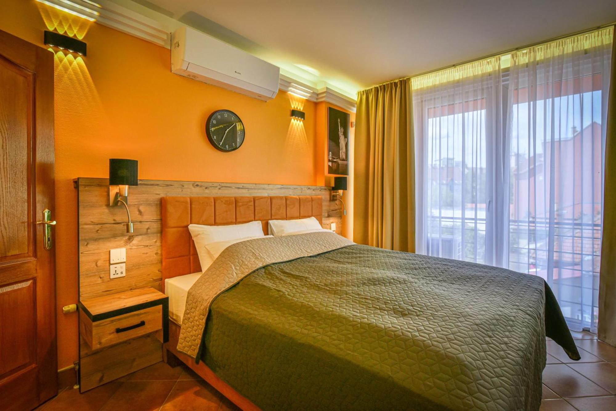 Eger Tower View Apartment Buitenkant foto